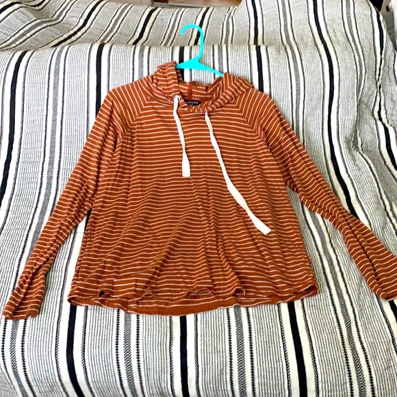 Kenneth Cole sweatshirt - Picture 1 of 2